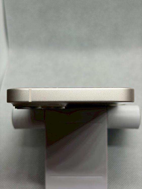 ���Хåƥ꡼84% Ķ���� SIM�ե꡼ iPhone14 128GB �������饤��