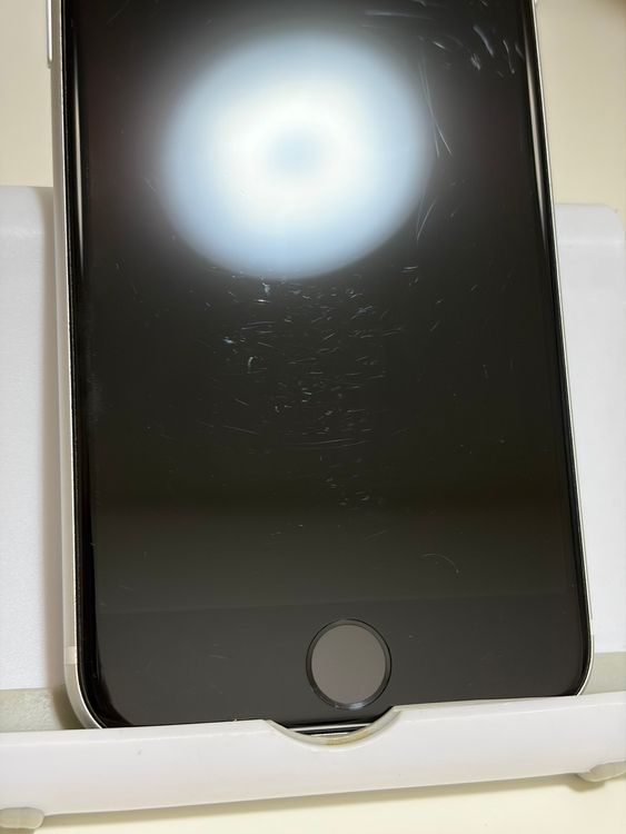 ��SIM�ե꡼ iPhoneSE ��2���� 64GB �ۥ磻��