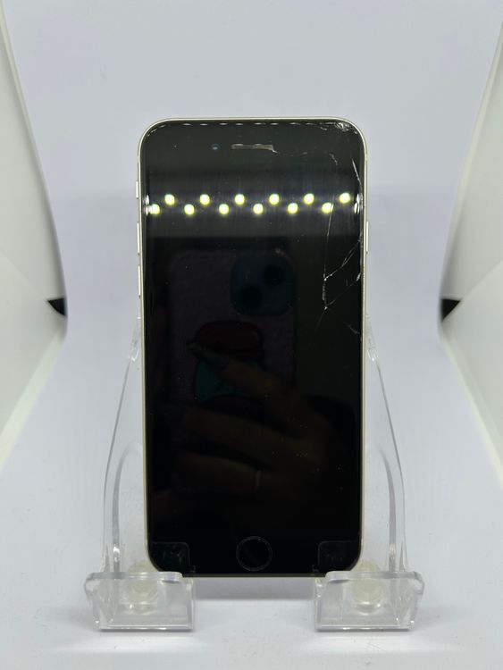 ��SIM�ե꡼ iPhoneSE��3����  64GB �������饤�� �Хåƥ꡼78%
