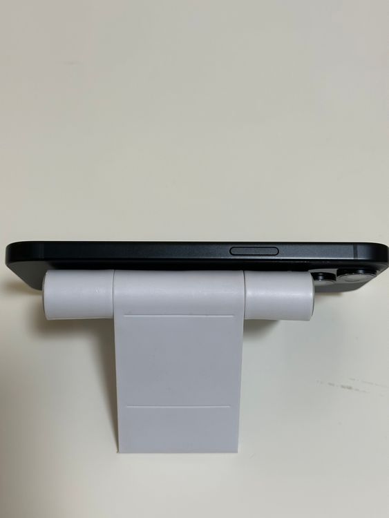 ���Хåƥ꡼94% SIM�ե꡼ iPhone15 128GB �֥�å�