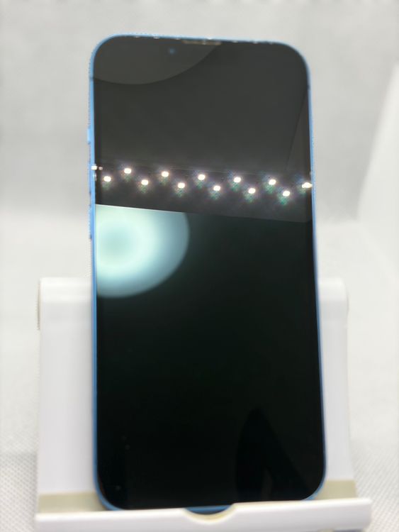 ���Хåƥ꡼88% SIM�ե꡼ iPhone13 256GB �֥롼