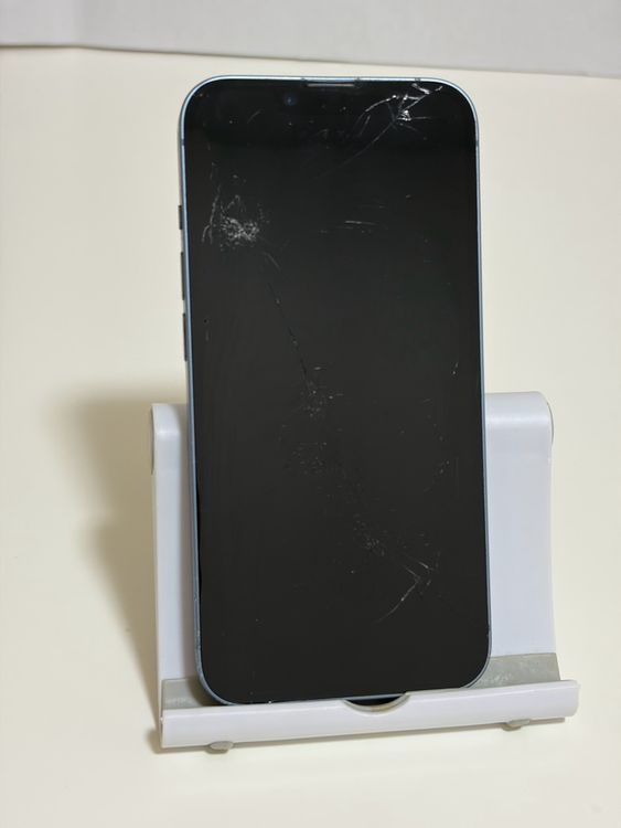 ���Хåƥ꡼82% SIM�ե꡼ iPhone14 256GB �֥롼