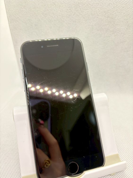 ���ϥԥͥ��ͥå� SIM�ե꡼ iPhoneSE ��3���� 64GB �ߥåɥʥ��� �Хåƥ꡼80%