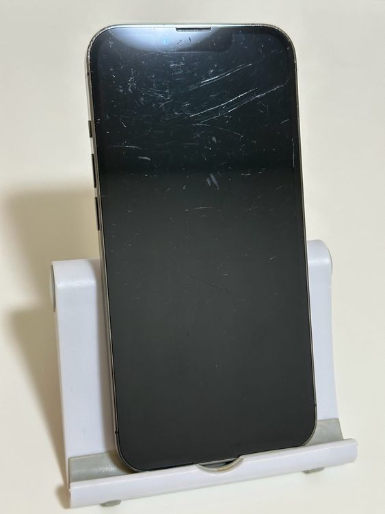 ���Хåƥ꡼82% SIM�ե꡼ iPhone13Pro 256GB ����ե�����