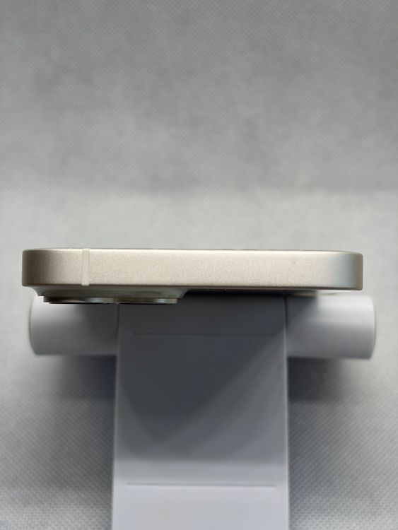 ���Хåƥ꡼100% ���� SIM�ե꡼ iPhone14 128GB �������饤��