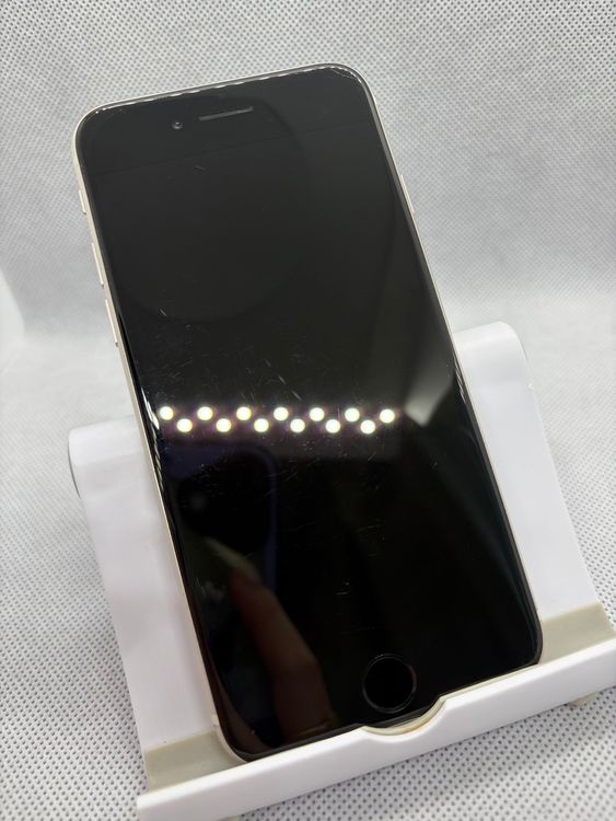 ���ϥԥͥ��ͥå� SIM�ե꡼ iPhoneSE ��3���� 64GB �������饤�� �Хåƥ꡼83%
