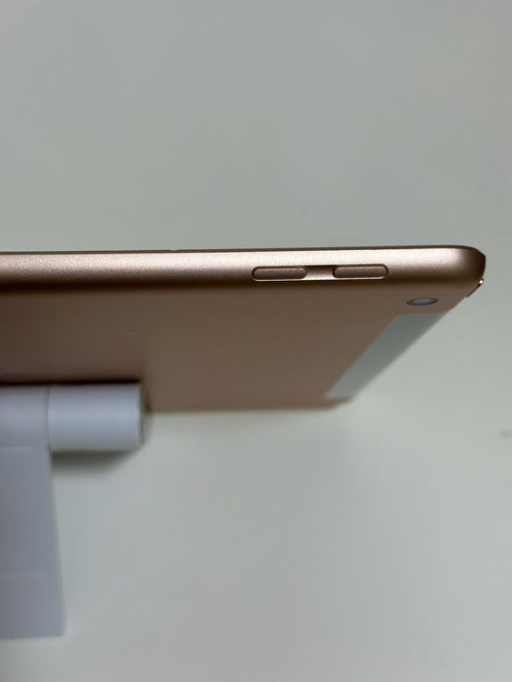 ������ �Хåƥ꡼97% iPad ��6���� 128GB ������� SoftBank