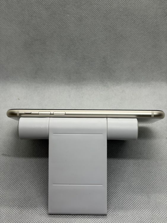 ���Хåƥ꡼86% Ķ���� SIM�ե꡼ iPhoneSE ��3���� 64GB �������饤��