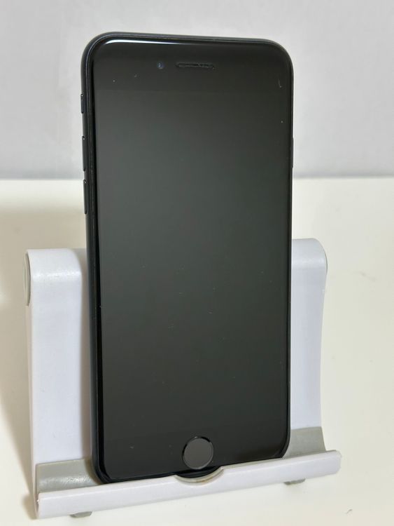 ���Хåƥ꡼84% SIM�ե꡼ iPhoneSE ��3���� 128GB �ߥåɥʥ���
