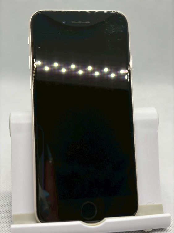 ��SIM�ե꡼ iPhoneSE ��3���� 64GB �������饤��