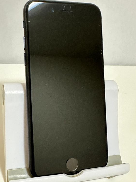 ������ SIM�ե꡼ iPhoneSE ��3���� 128GB �ߥåɥʥ���
