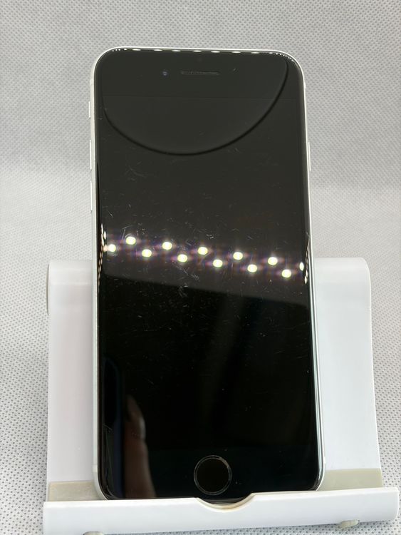 ���Хåƥ꡼82% SIM�ե꡼ iPhoneSE ��2���� 64GB �ۥ磻��