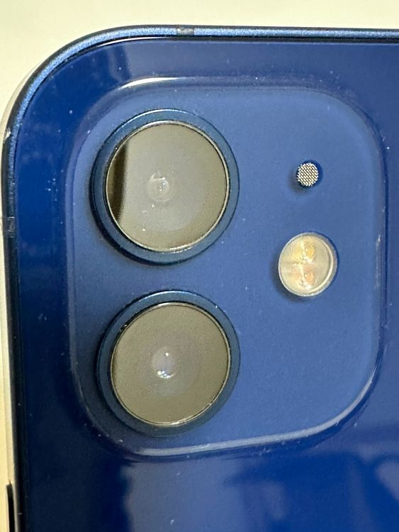 ���Хåƥ꡼88% SIM�ե꡼ iPhone12 64GB �֥롼