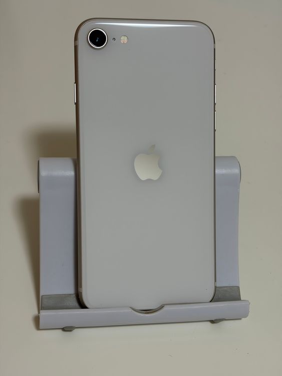 ���Хåƥ꡼85% Ķ���� SIM�ե꡼ iPhoneSE ��3���� 64GB �������饤��
