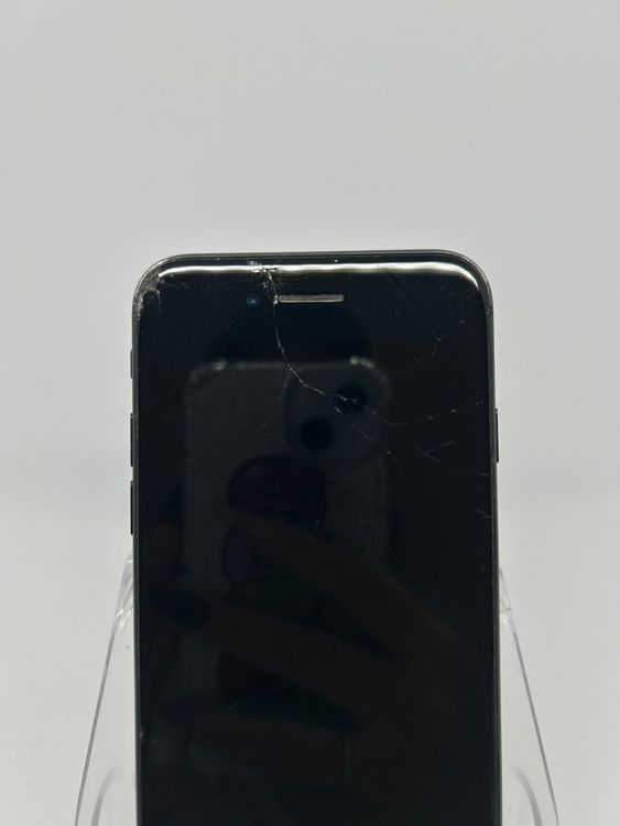 SIM�ե꡼ iPhoneSE��2����  128GB �֥�å� �Хåƥ꡼82%