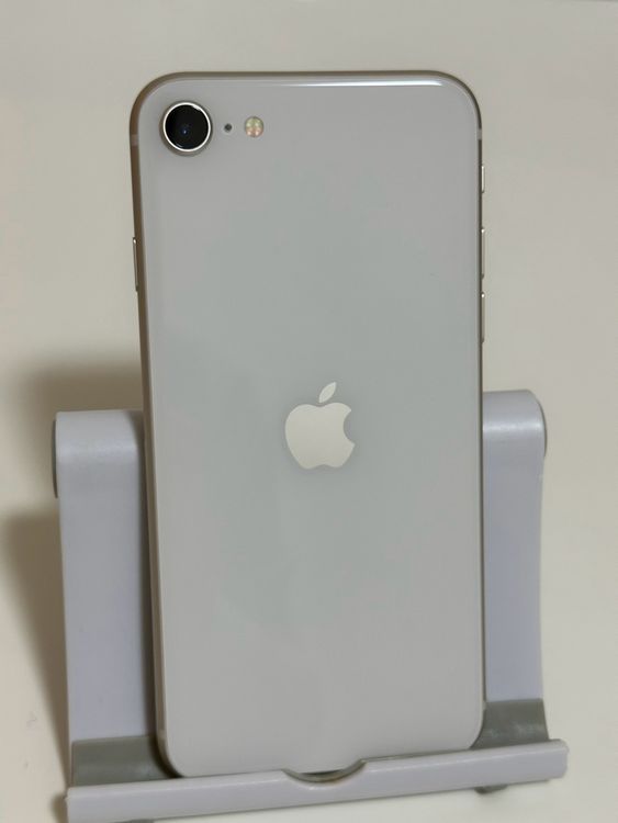 ������ �Хåƥ꡼86% SIM�ե꡼ iPhoneSE ��3���� 64GB �������饤��