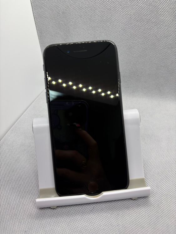 ���ϥԥͥ��ͥå� SIM�ե꡼ iPhoneSE ��3���� 64GB �ߥåɥʥ���