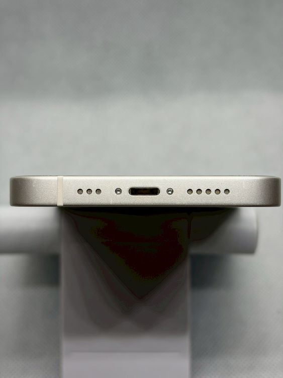 ���Хåƥ꡼84% Ķ���� SIM�ե꡼ iPhone14 128GB �������饤��