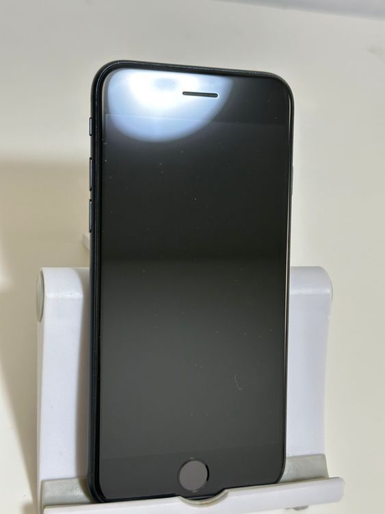 ��SIM�ե꡼ iPhoneSE ��3���� 128GB �ߥåɥʥ���