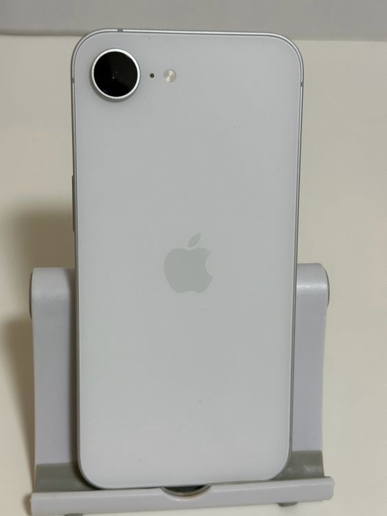 ���Хåƥ꡼100% SIM�ե꡼ iPhone16e 128GB �ۥ磻��