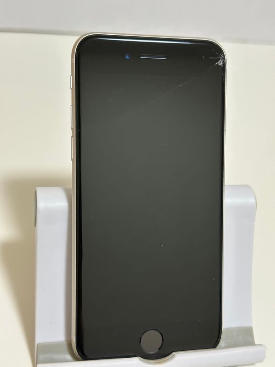 ��SIM�ե꡼ iPhoneSE ��3���� 64GB �������饤��