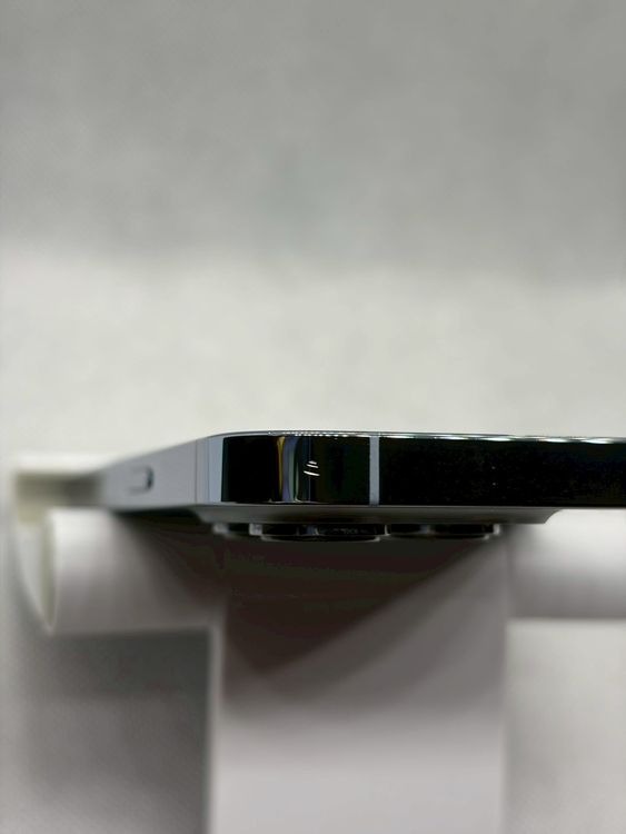 ���Хåƥ꡼89% SIM�ե꡼ iPhone13Pro 256GB �֥롼