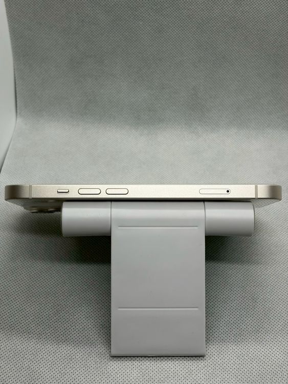 ���Хåƥ꡼83% Ķ���� SIM�ե꡼ iPhone14 128GB �������饤��
