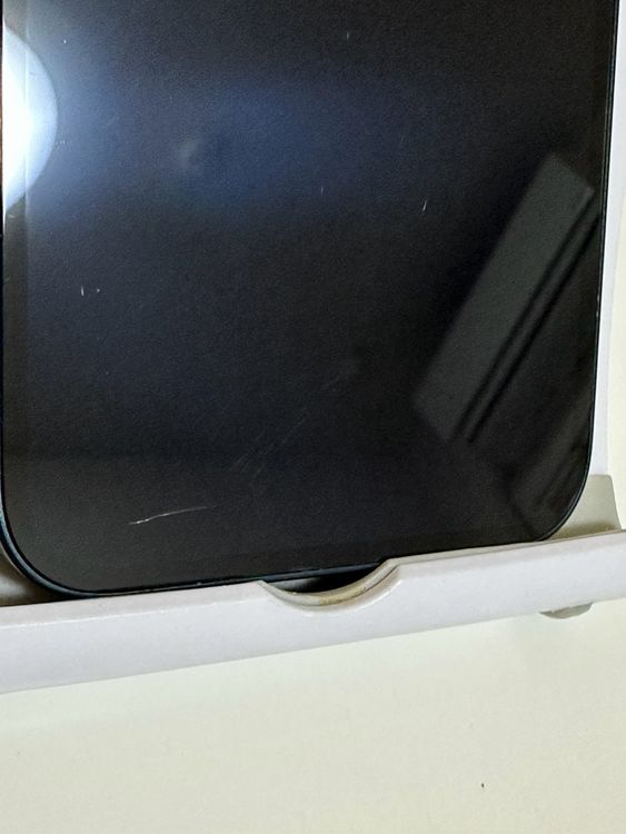 ���Хåƥ꡼83% SIM�ե꡼ iPhone14 128GB �ߥåɥʥ���
