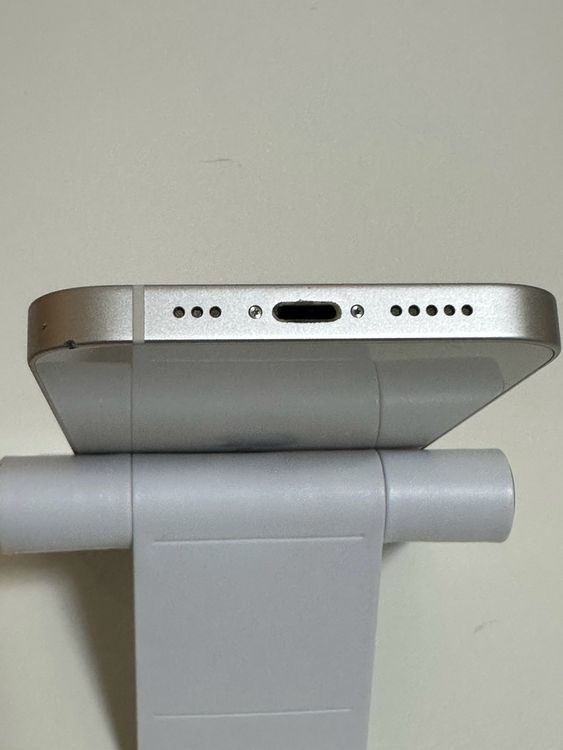 ������� �Хåƥ꡼84% SIM�ե꡼ iPhone14 128GB �������饤��