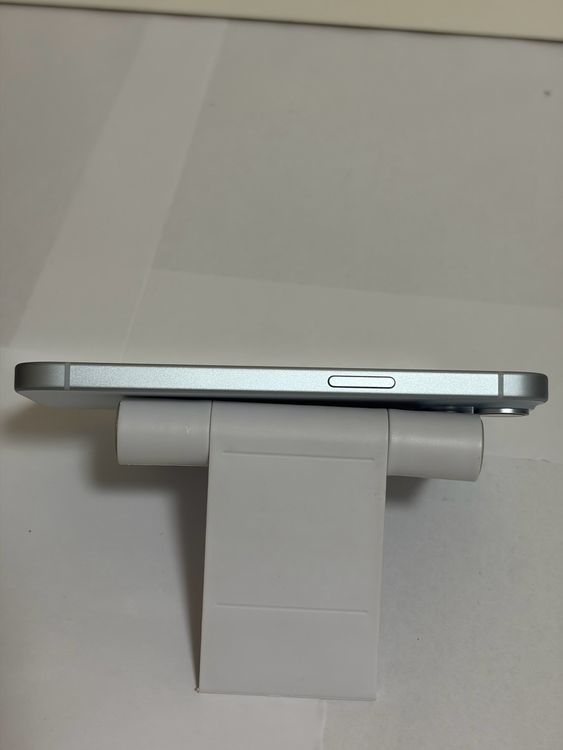 ��̤������ SIM�ե꡼ iPhone15 128GB �֥롼