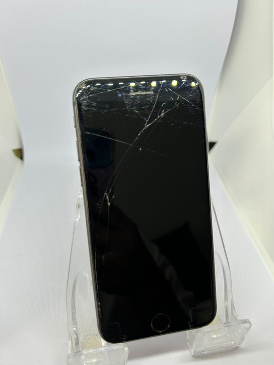 ��SIM�ե꡼ iPhone8  64GB ���ڡ������쥤 �Хåƥ꡼72%