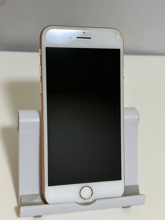 ���Хåƥ꡼82% SIM�ե꡼ iPhone8 64GB �������