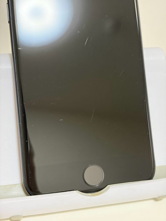 ���Хåƥ꡼82% SIM�ե꡼ iPhoneSE ��3���� 64GB �ߥåɥʥ���