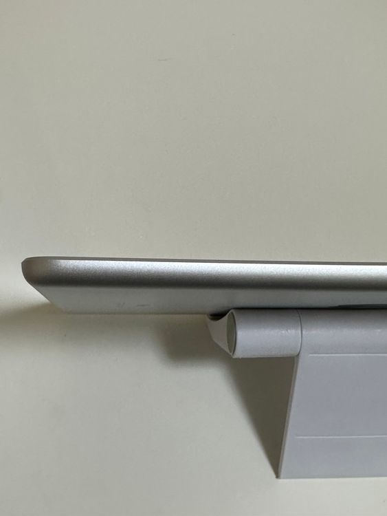 ���Хåƥ꡼84% iPad ��5���� 32GB ����С� Wi-Fi��ǥ�