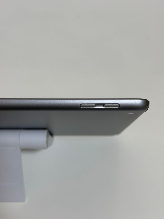 ��iPad ��5���� 32GB ���ڡ������쥤 Wi-Fi��ǥ�