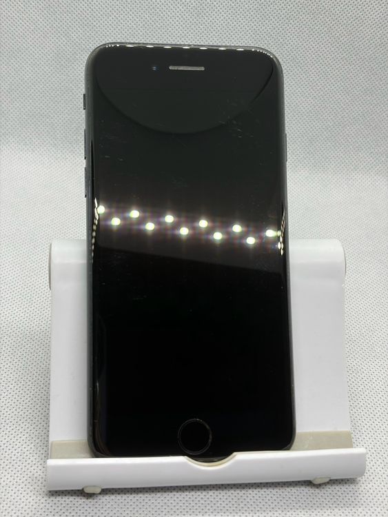 ���Хåƥ꡼82% SIM�ե꡼ iPhoneSE ��3���� 128GB �ߥåɥʥ���