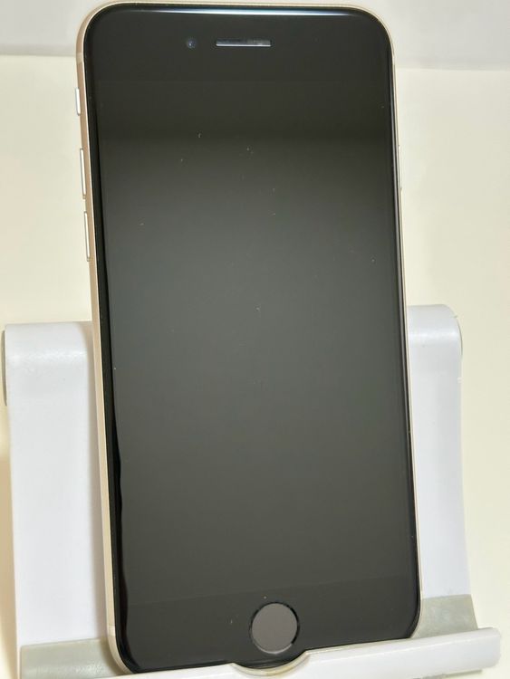 ���Хåƥ꡼81% SIM�ե꡼ iPhoneSE ��3���� 64GB �������饤��