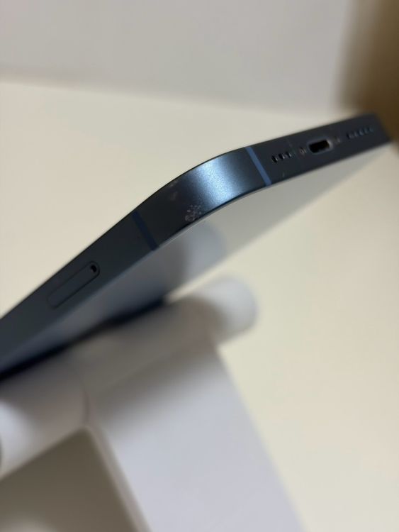 ������ �Хåƥ꡼87% SIM�ե꡼ iPhone14 128GB �֥롼
