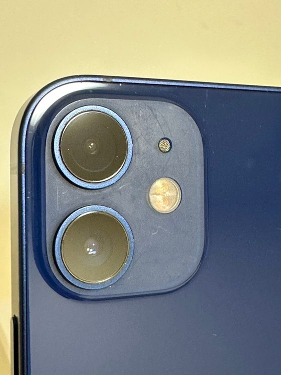 ���Хåƥ꡼81% SIM�ե꡼ iPhone12mini 64GB �֥롼
