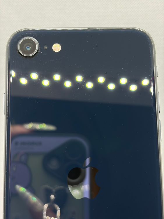 ���Хåƥ꡼89% SIM�ե꡼ iPhoneSE ��3���� 128GB �ߥåɥʥ���