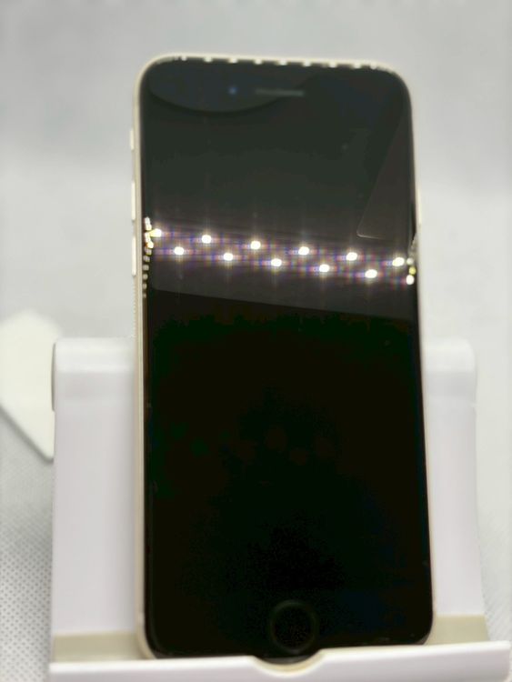 ���Хåƥ꡼85% SIM�ե꡼ iPhoneSE ��3���� 64GB �������饤��