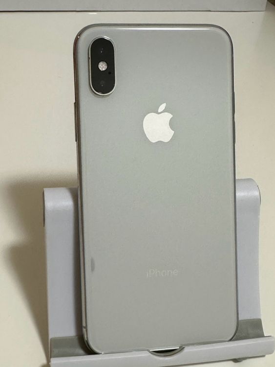 ���Хåƥ꡼83% SIM�ե꡼ iPhoneXS 64GB ����С�