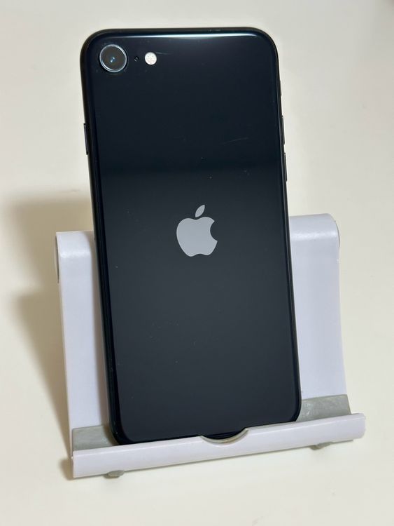 ���Хåƥ꡼82% SIM�ե꡼ iPhoneSE ��3���� 64GB �ߥåɥʥ���