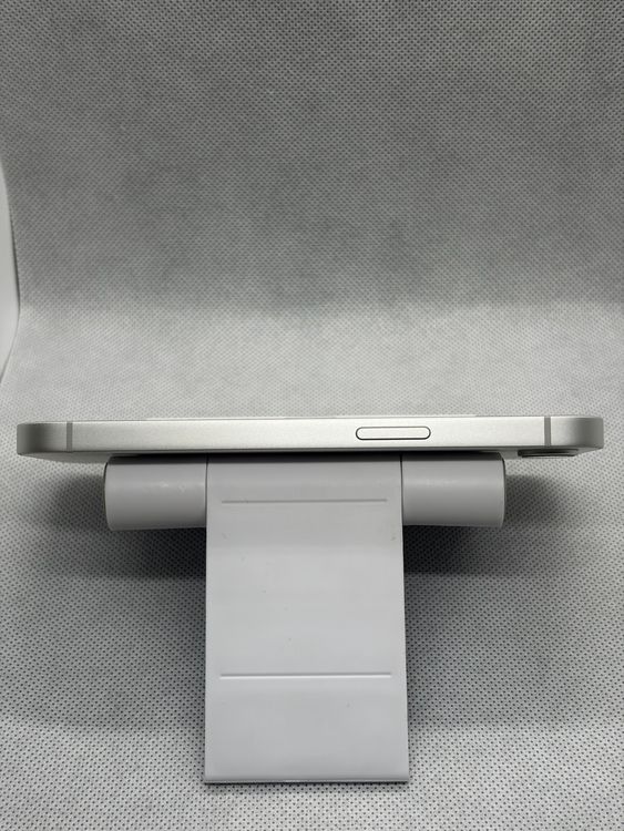 ������̤���� SIM�ե꡼ iPhone16e 128GB �ۥ磻��