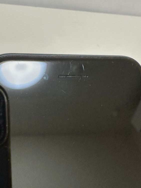 ������ SIM�ե꡼ iPhoneSE ��3���� 128GB �ߥåɥʥ���