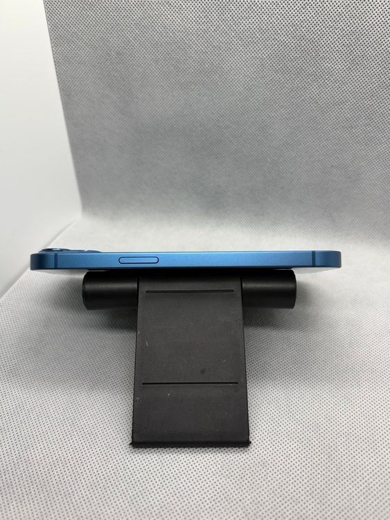 ���ϥԥͥ��ͥå� SIM�ե꡼ iPhone13 128GB �֥롼 �Хåƥ꡼84%