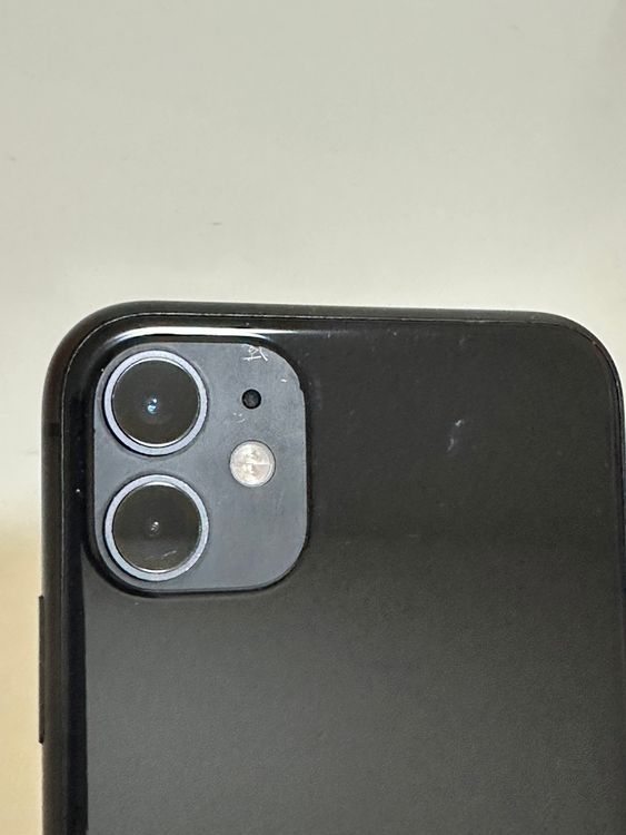 ������� �Хåƥ꡼80% SIM�ե꡼ iPhone11 128GB �֥�å�