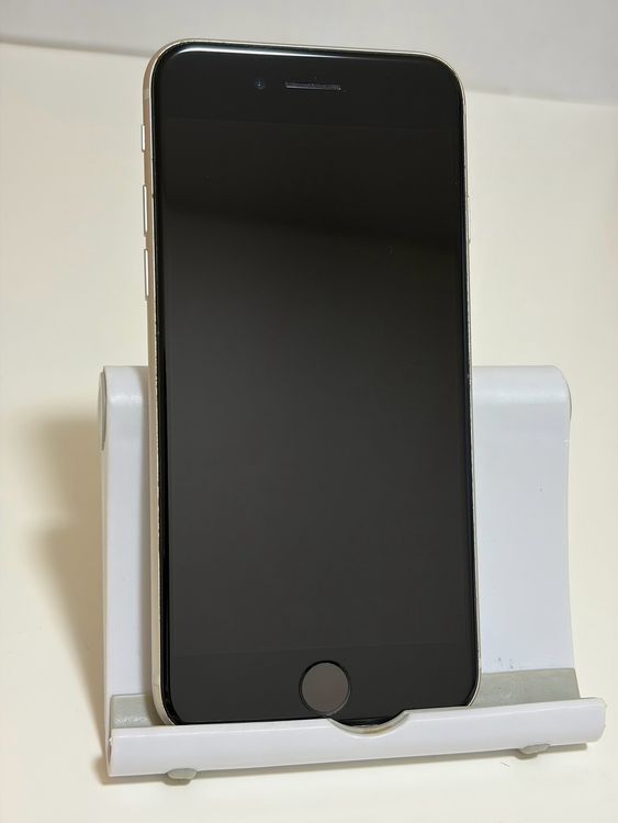 ���Хåƥ꡼84% SIM�ե꡼ iPhoneSE ��3���� 64GB �������饤��