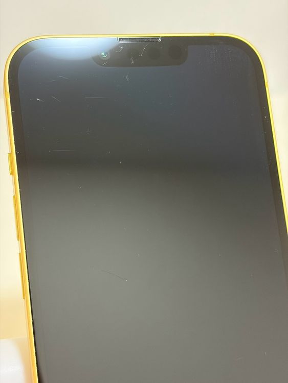 ���Хåƥ꡼84% SIM�ե꡼ iPhone14 128GB ��������