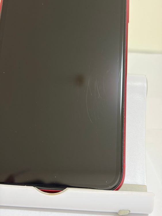 ���Хåƥ꡼84% SIM�ե꡼ iPhone11 64GB ��å�